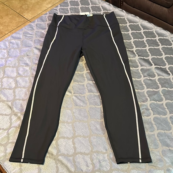 Fabletics Pants - NWT FABLETICS WOMEN Leggings size XL